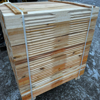 Frēzēts taras dēlis